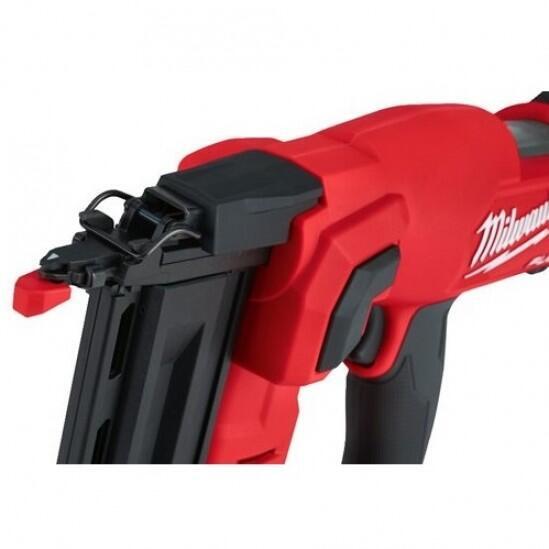 Аккумуляторный гвоздезабиватель Milwaukee M18 FN18GS-0X 2